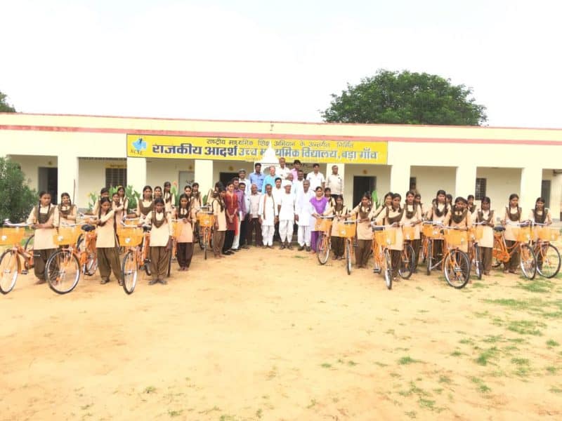 35 girls face biking, school will arrive on time