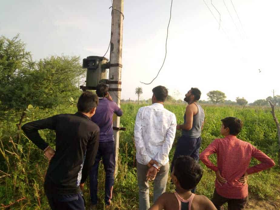 बिजली के ट्रांसफार्मर नहीं सुरक्षित