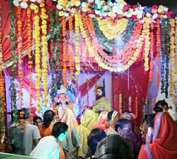 सांई बाबा की छवि के साथ प्रस्तुति दी वातावरण हुआ सांईमय