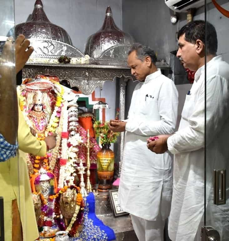 Gehlot worshiped at Baba Ramdev and Tanot Mateshwari temple