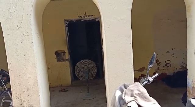 The miscreants rescued a prisoner firing on Bahrod police station