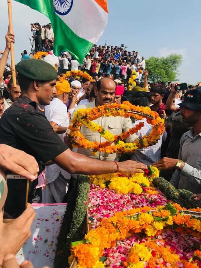 Last farewell to martyr Hemraj with moist eyes