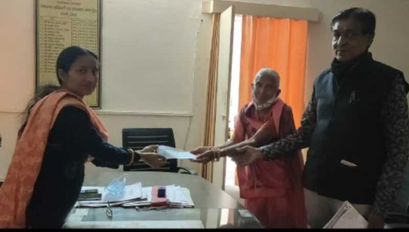 देवली : जरुरतमंदों की मदद के लिए उठे दर्जनों हाथ