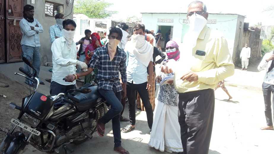 सोहेला पंचायत में कोरोना वायरस से बचाव की जानकारी दी