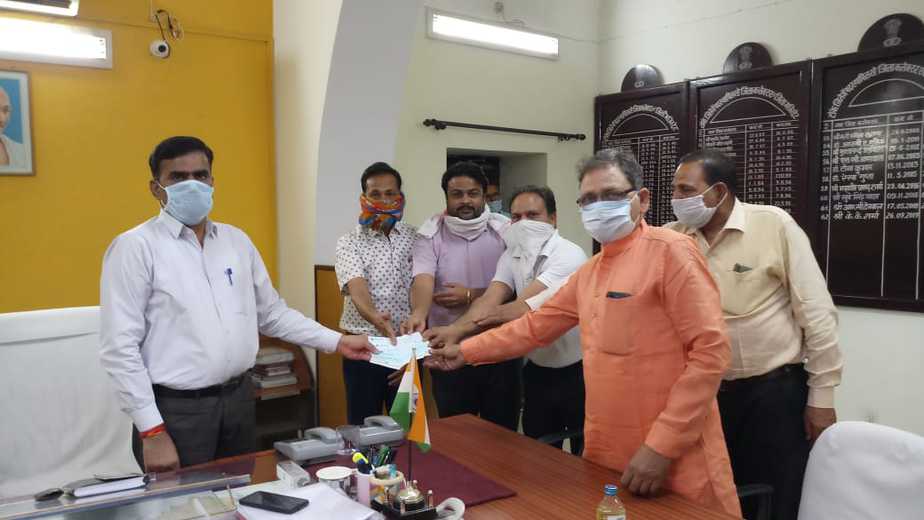 Tonk / सरावगी जैन समाज ने मुख्यमंत्री सहायता कोष में दी 1लाख 22 हजार की राशि
