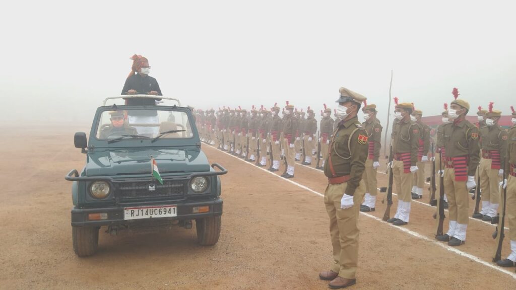 गणतंत्र दिवस पर जिला प्रभारी मंत्री ने किया झण्डारोहण, वीरांगनाओं का हुआ सम्मान
