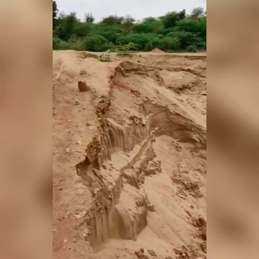 लीज से ओवरलोड निकलती बजरी, आंखें बंद कर बैठे प्रशासन के नुमाइंदे