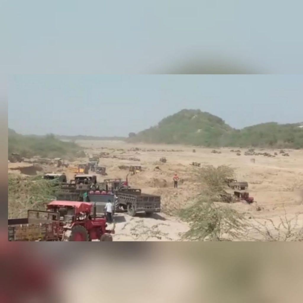 लीज से ओवरलोड निकलती बजरी, आंखें बंद कर बैठे प्रशासन के नुमाइंदे