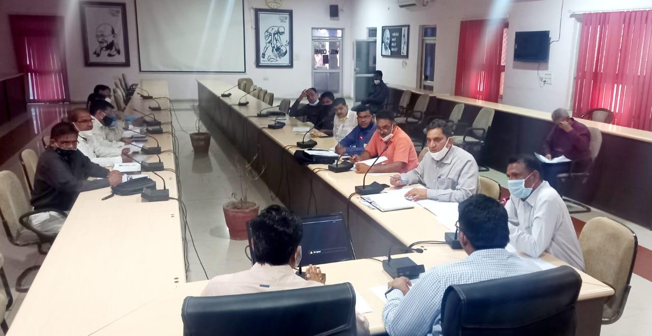 भीलवाड़ा में रीट परीक्षा को लेकर कलेक्टर नकाते ने ली बैठक दिए निर्देश