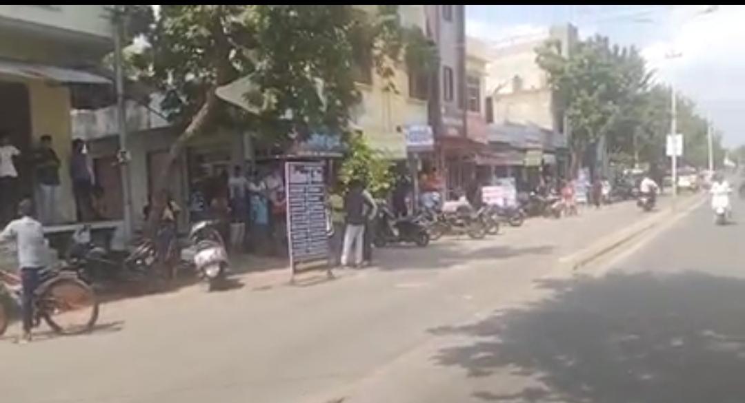 भीलवाड़ा में फिल्मी अंदाज में बीच बाजार फायरिंग, वीडियों देखें