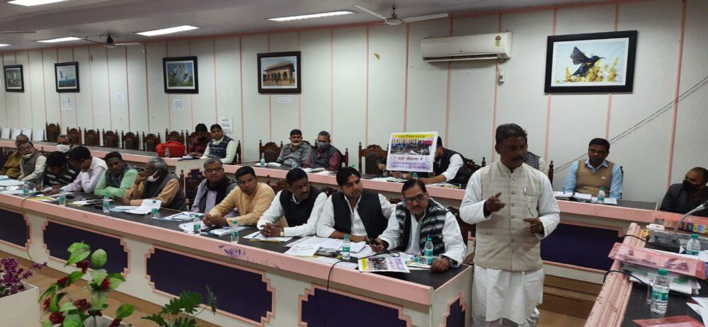 Annual budget meeting of Municipal Corporation Bharatpur was held under the chairmanship of Mayor Abhijit Kumar Jatav, budget of Rs 414 crore passed