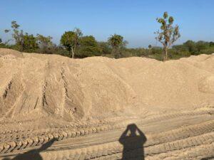 Joint action of revenue minerals and police, seized five stocks of illegal gravel