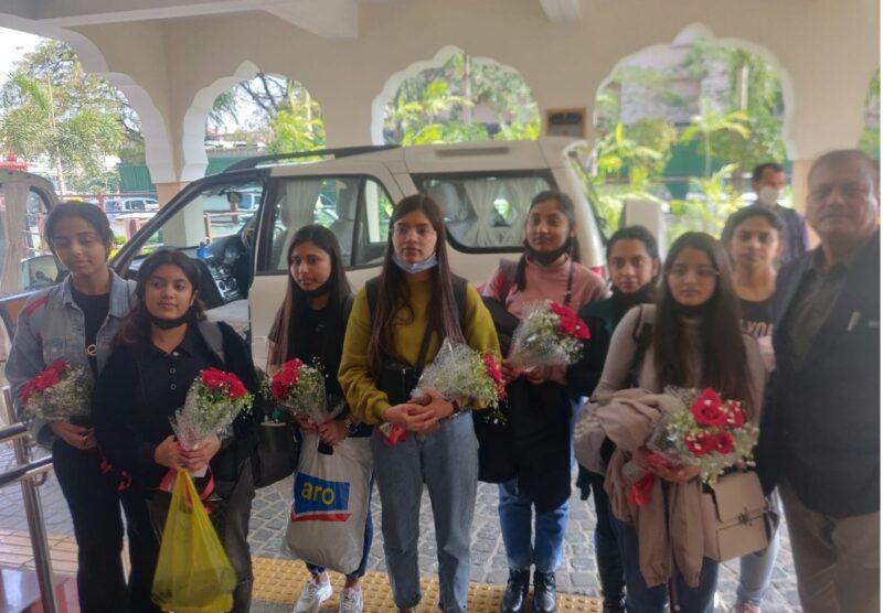 Rajasthan girls from Ukraine reached Jaipur thanks to Chief Minister Gehlot