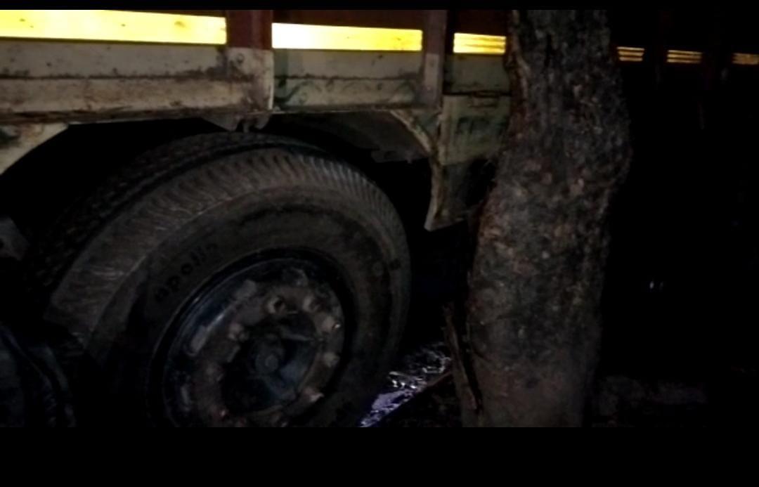 Firing between cow smuggler and police 2 cow smugglers managed to escape, one cow smuggler was taken into custody by the police