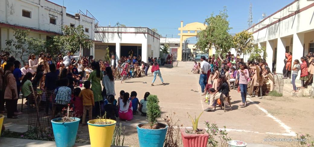 Girls sports competition started