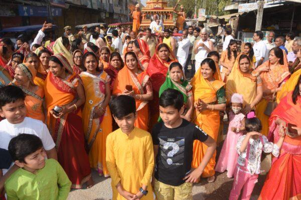 Adinath Jayanti in Tonk, Shreeji was given a city tour in a chariot.