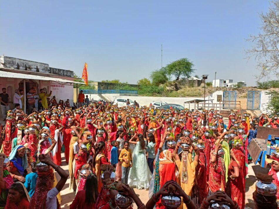 Kalash Yatra taken out with the story of Shrimad BhagwatDevotees dance to the tunes of hymns with 551 Kalas