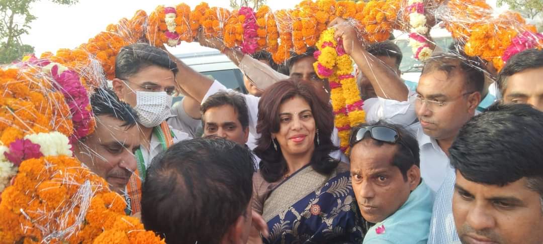 Former Deputy Chief Minister Sachin Pilot was welcomed by Congress workers and his supporters at Rarah border in Bharatpur