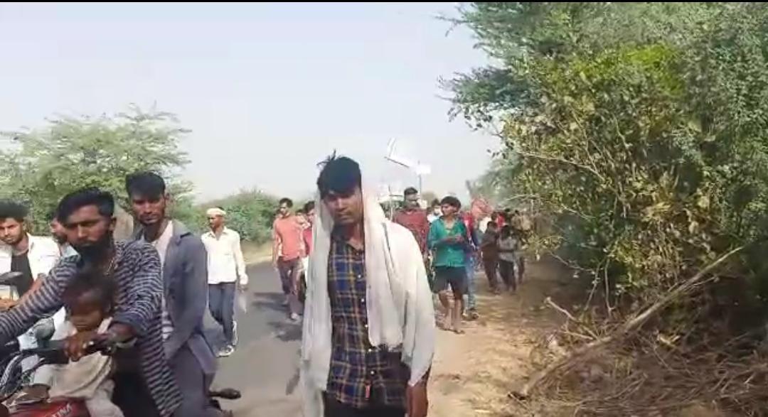 Rajasthan are migrating from the village, the police were accused of meeting the bullies, there was a fight between the two communities on the birth anniversary of Ambedkar