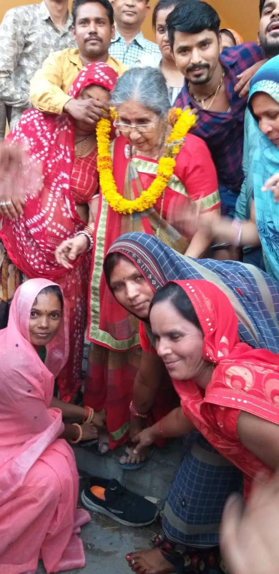 पीएम मोदी की पत्नी का भीलवाड़ा तेली समाज ने किया स्वागत,एक निजी कार्यक्रम  में होगी शामिल