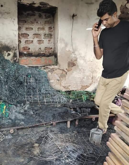 A fire broke out in the godown of the tent house in Devli Bhanchi village, on the information, Sarpanch Union Vice President Hansraj Phagna reached the spot.