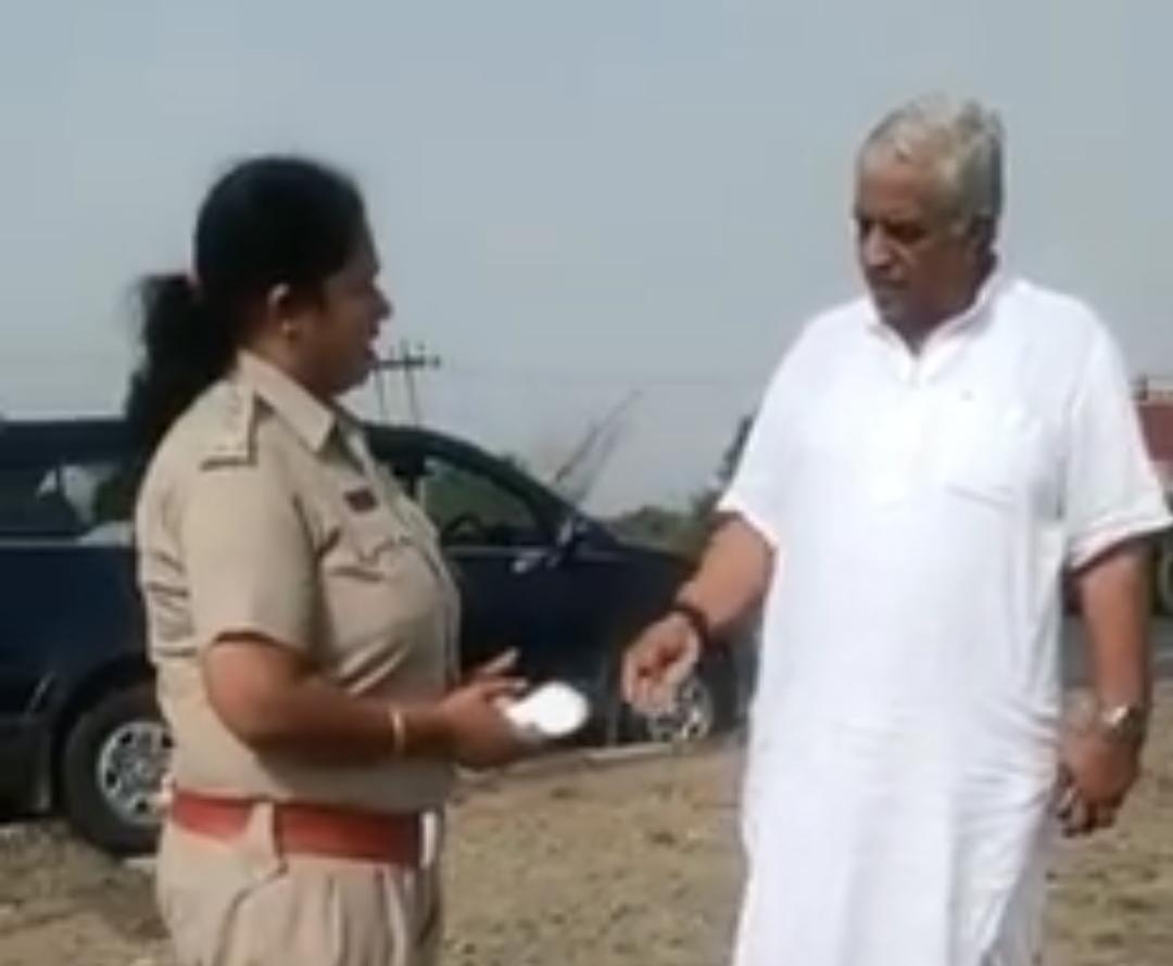 Bribery opened in Bhilwara Transport Department, woman inspector caught in MLA on highway, constable ran