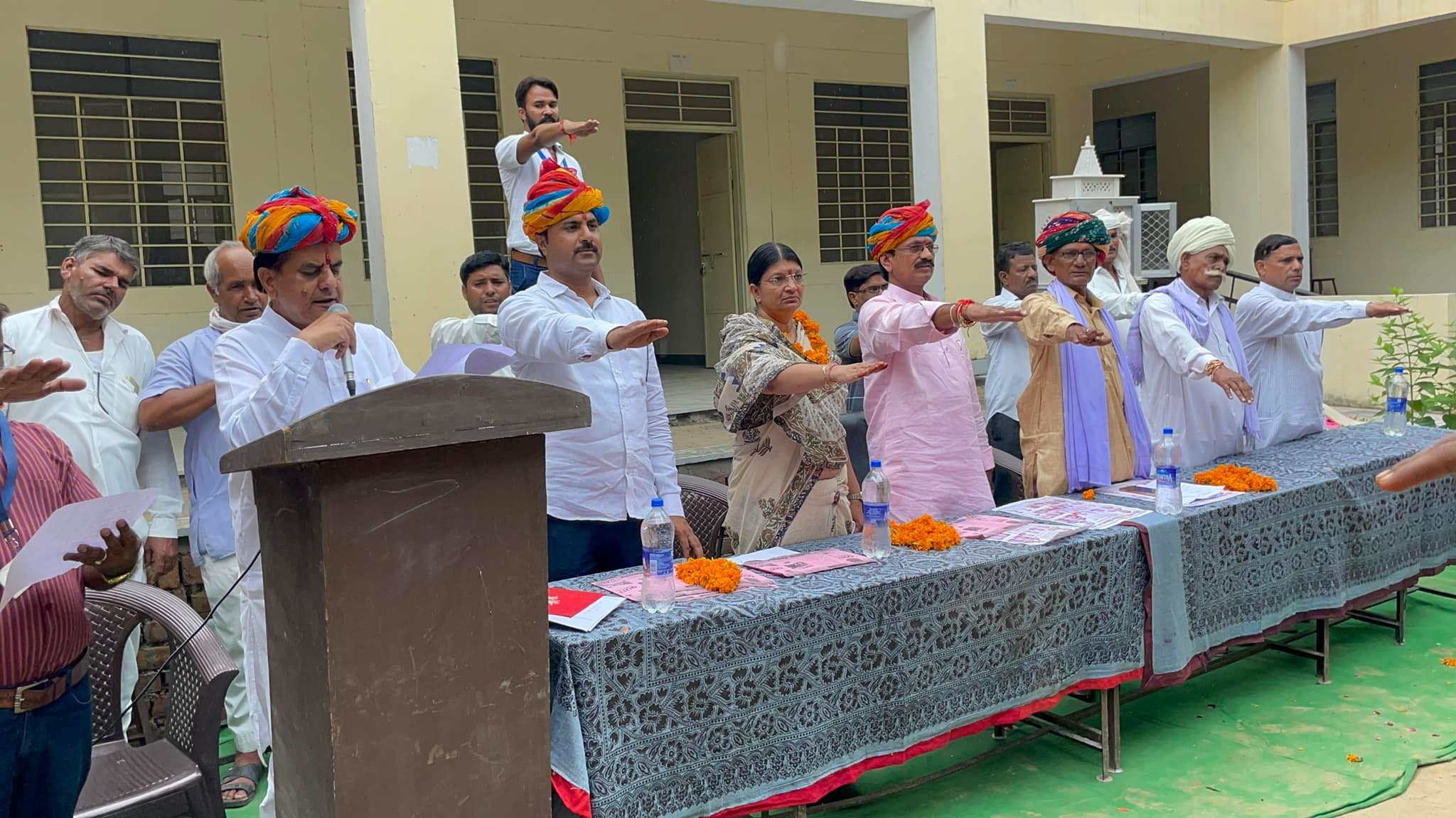 Tonk- Sawai Madhopur MP Jaunapuria administered oath to the students to make drug free India Tonk- Sawai Madhopur MP Jaunapuria administered oath to the students to make drug free India