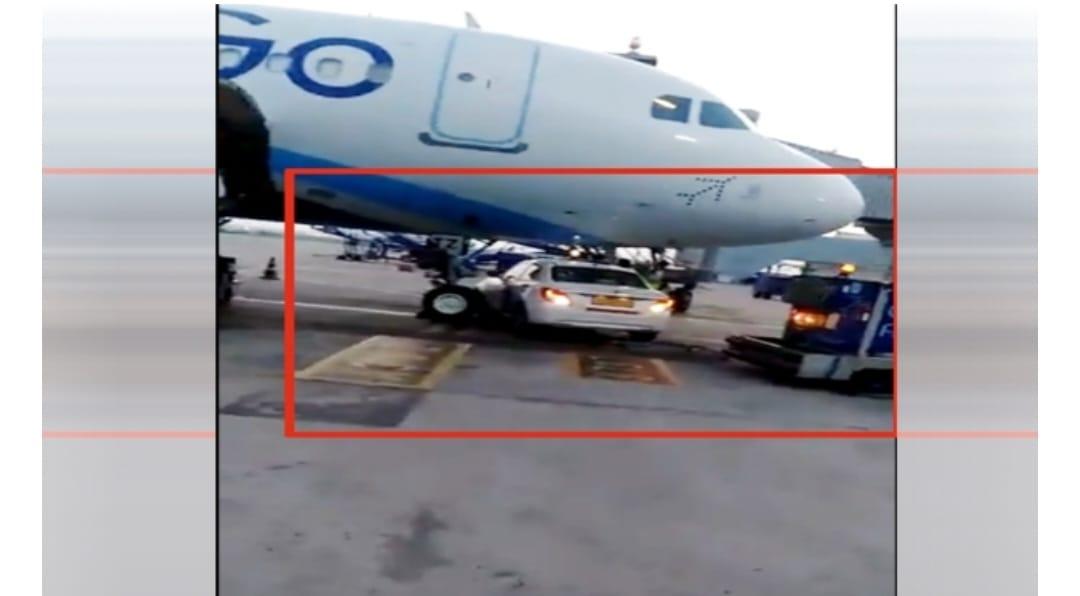 The car came under the plane, there was chaos,