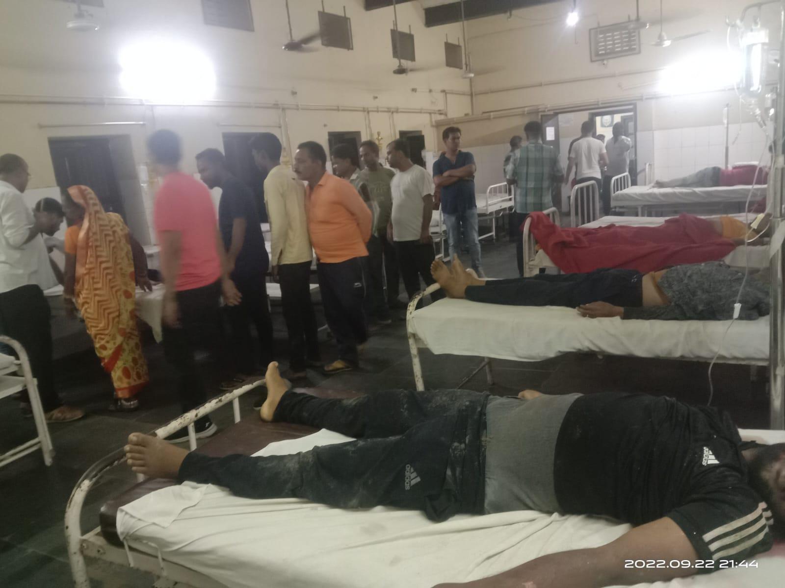 बोलेरो को ट्रेलर ने मारी टक्कर तीन की मौत दो बच्चों सहित पांच गम्भीर घायल, भीलवाड़ा रैफर