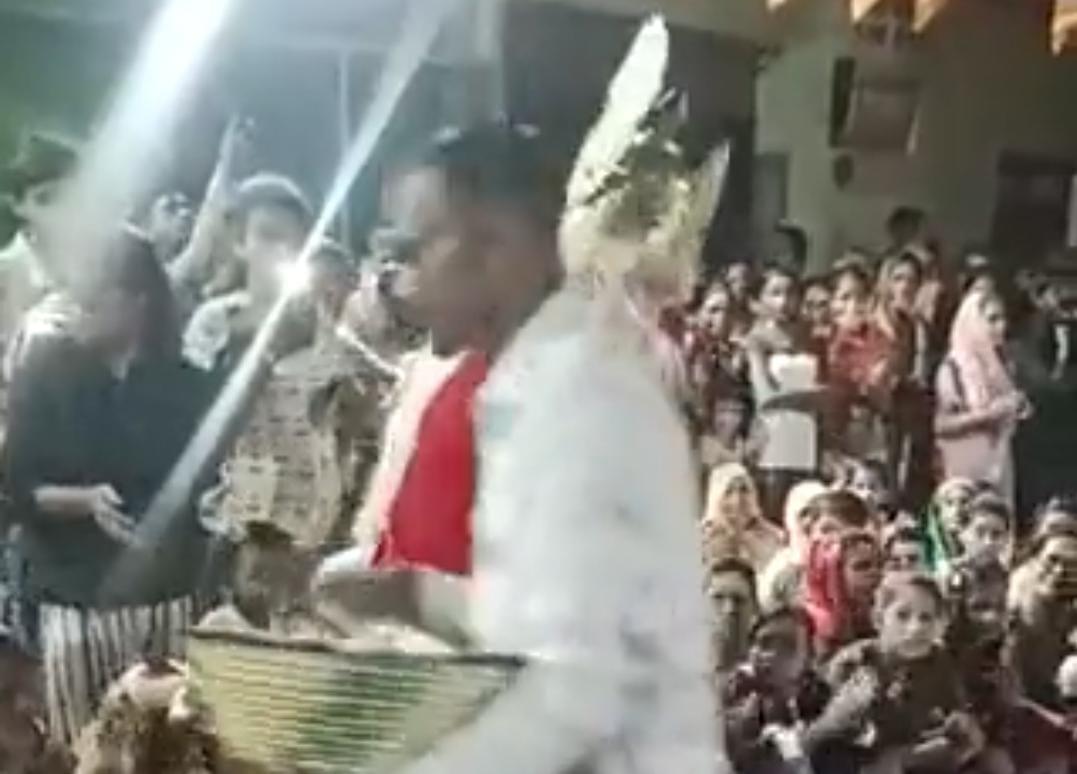 धार्मिक कार्यक्रम मे हनुमान का किरदार निभा रहे युवक की मौत, देखें विडियो