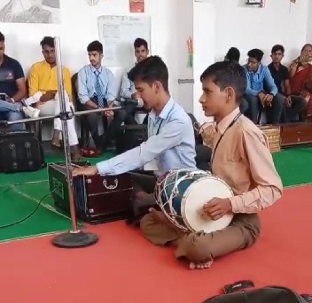 संगीत प्रतिभाओं को किया सम्मानित
