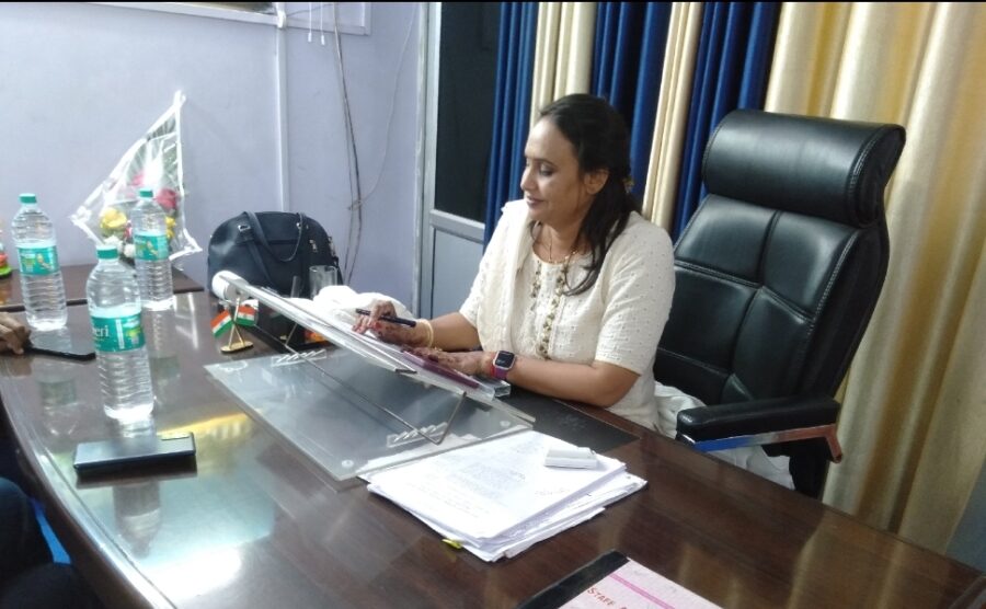 Tonk Municipal Council Commissioner Anita Khichad
