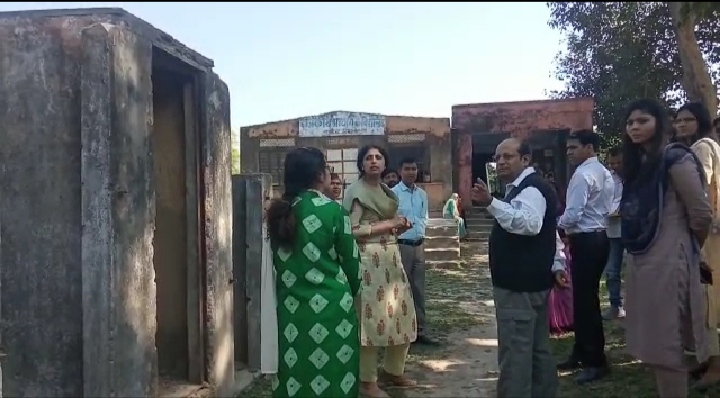 In-charge Secretary-District Collector visited Uniyara subdivision area, gave guidelines to the officers of the concerned department