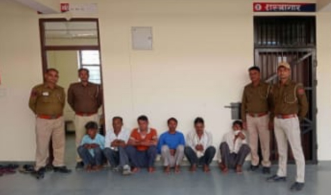 6 gamblers arrested for gambling on cards