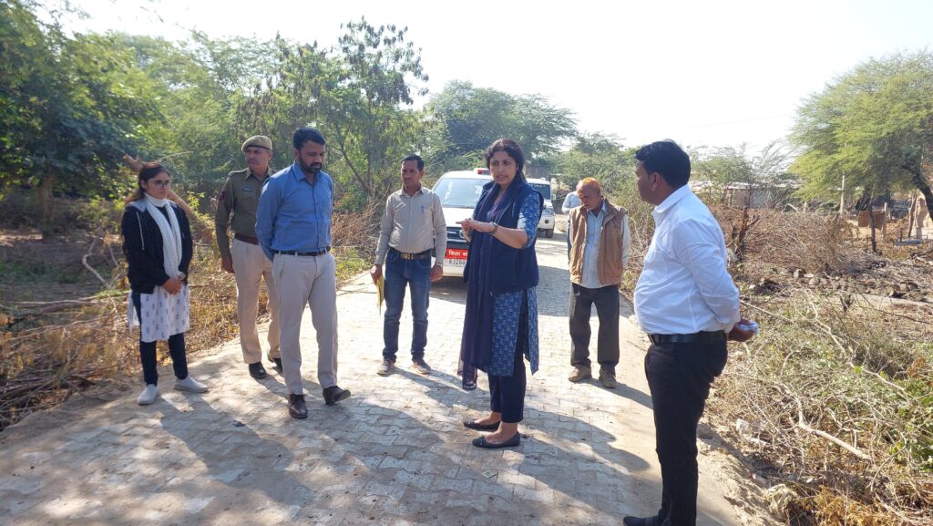 Tonk: District Collector reviewed the development works, inspected the PHC of Gram Panchayat Devpura