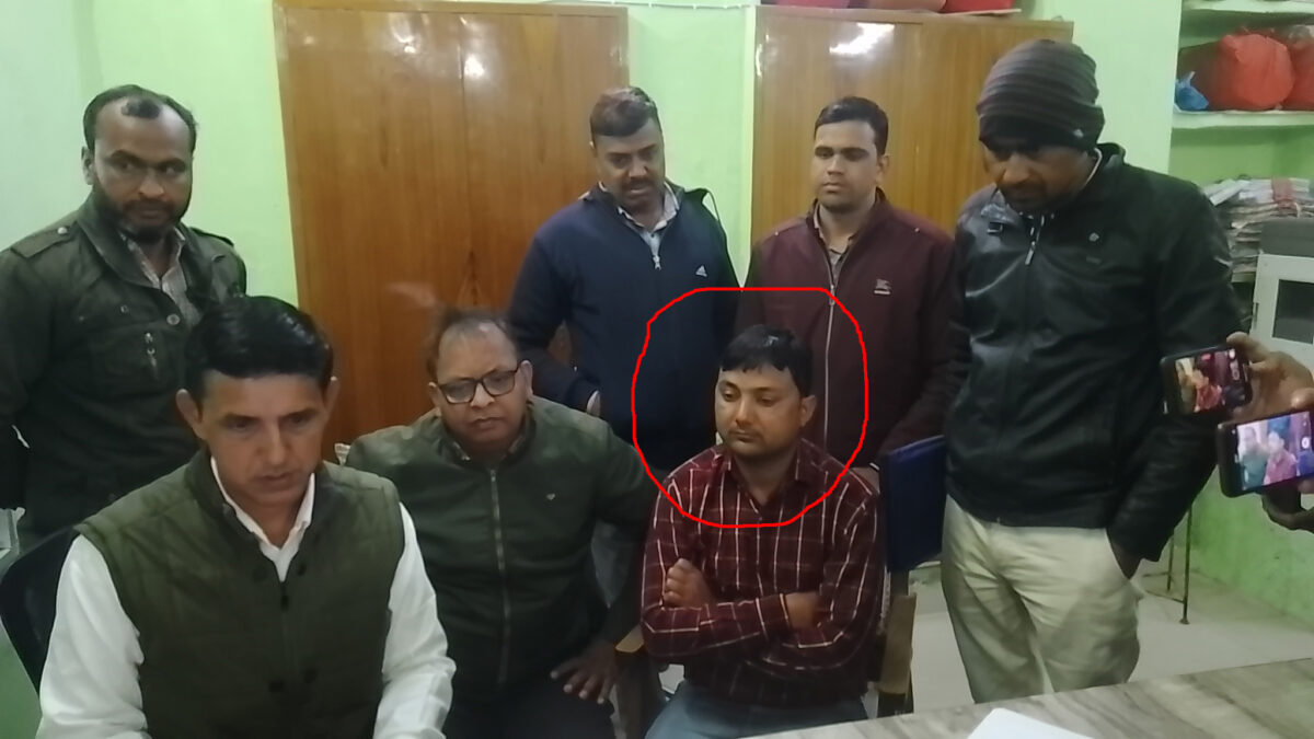 Tonk Sohela Halka Patwari arrested red handed taking bribe of 5 thousand