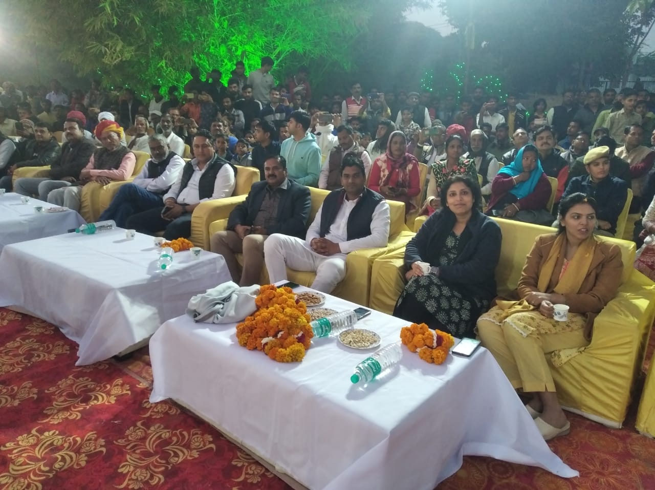 बनास महोत्सव टोंक 2022 के तहत सितार-ए हिंद, शान-ए हिंद पार्टी ने चारबैत कला का प्रदर्शन किया। साथ ही मुशायरा एवं कवि सम्मेलन में महोत्सव में समां बांध दिया