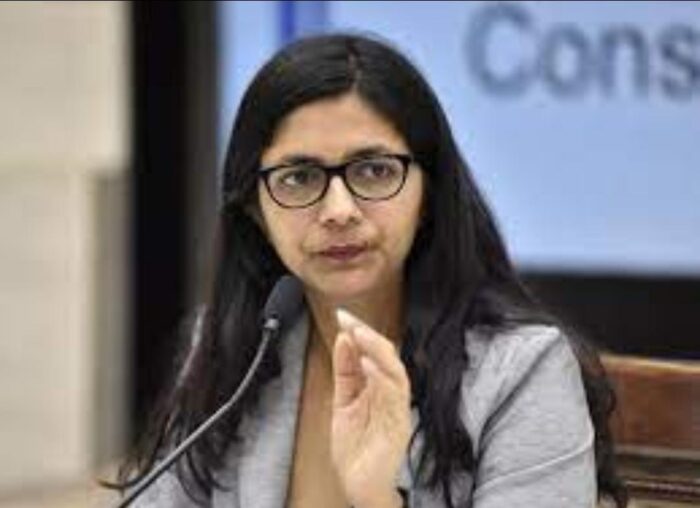 Women Commission President Swati Maliwal dragged by car, women are not safe in Delhi