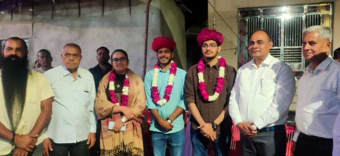 Kayamkhani society got three doctors, society congratulated Kayamkhani society got three doctors, society congratulated