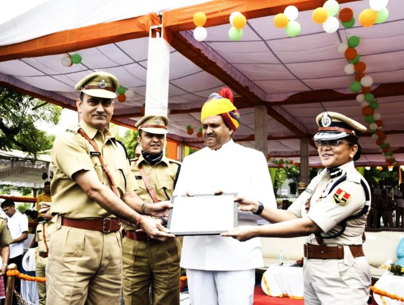 Additional Superintendent of Police Tonk Adarsh ​​Choudhary honored with DGP disc, SP Rajarshi Raj Verma congratulated ASP Choudhary