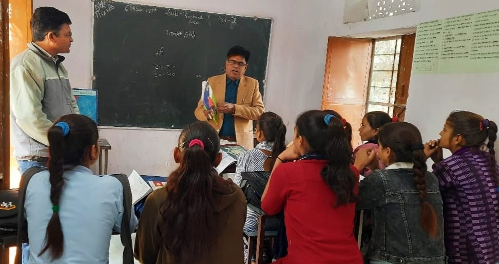 Tonk Chief District Education Officer conducted surprise inspection of Palda School, met students