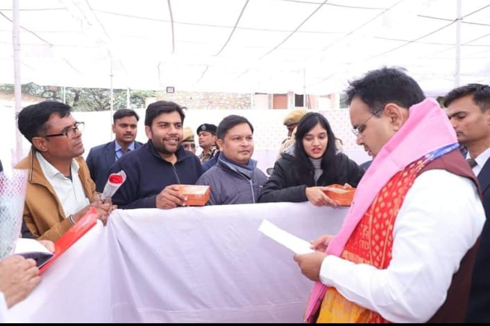 आल राजस्थान "RGHS"दवा विक्रेता महासंघ के प्रदेशाध्यक्ष विवेक विजयवर्गीय ने मुख्यमंत्री भजनलाल शर्मा से मुलाक़ात की