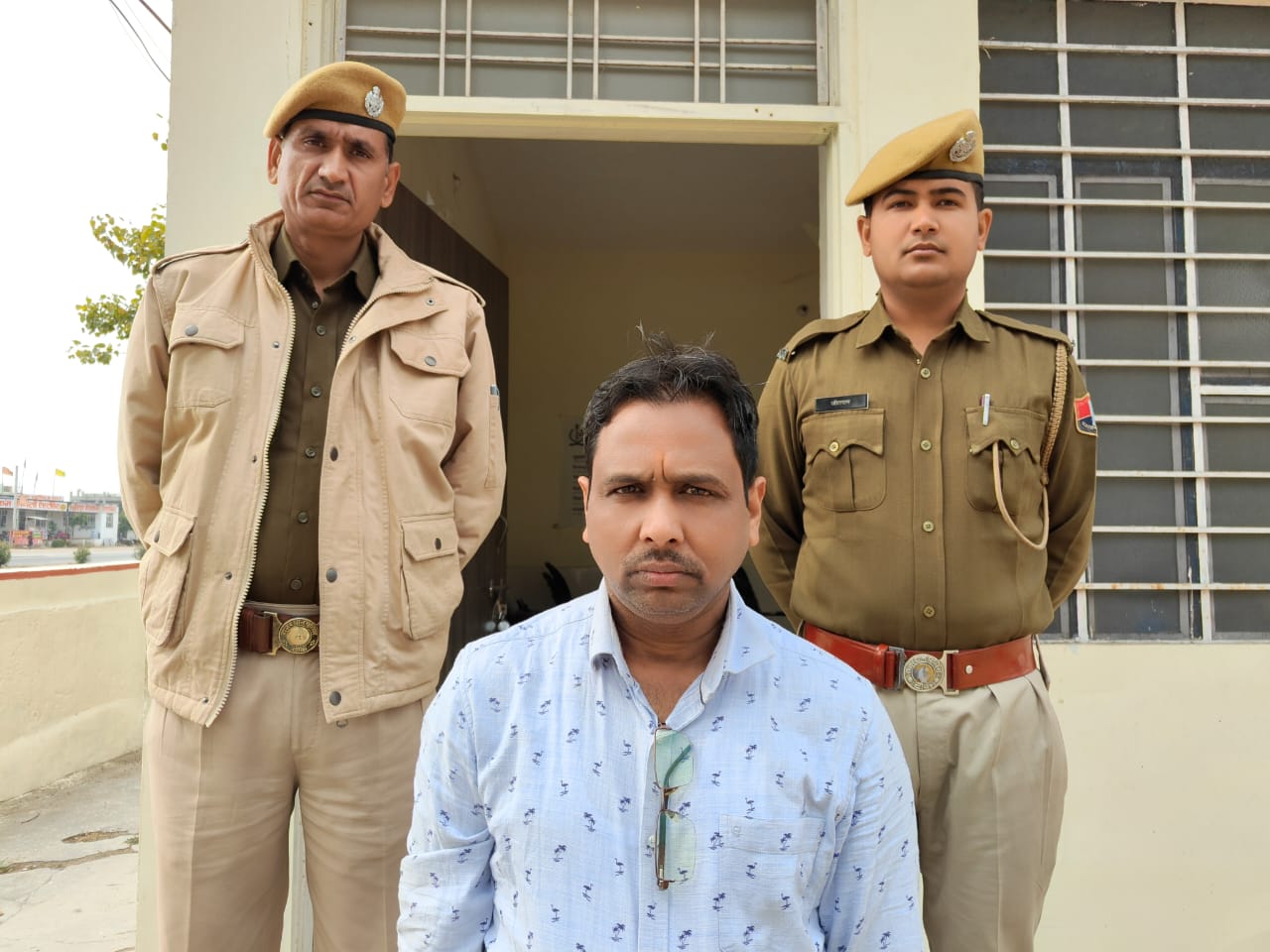 16 साल से फरार भगोड़ा वारंटी गिरफ्तार