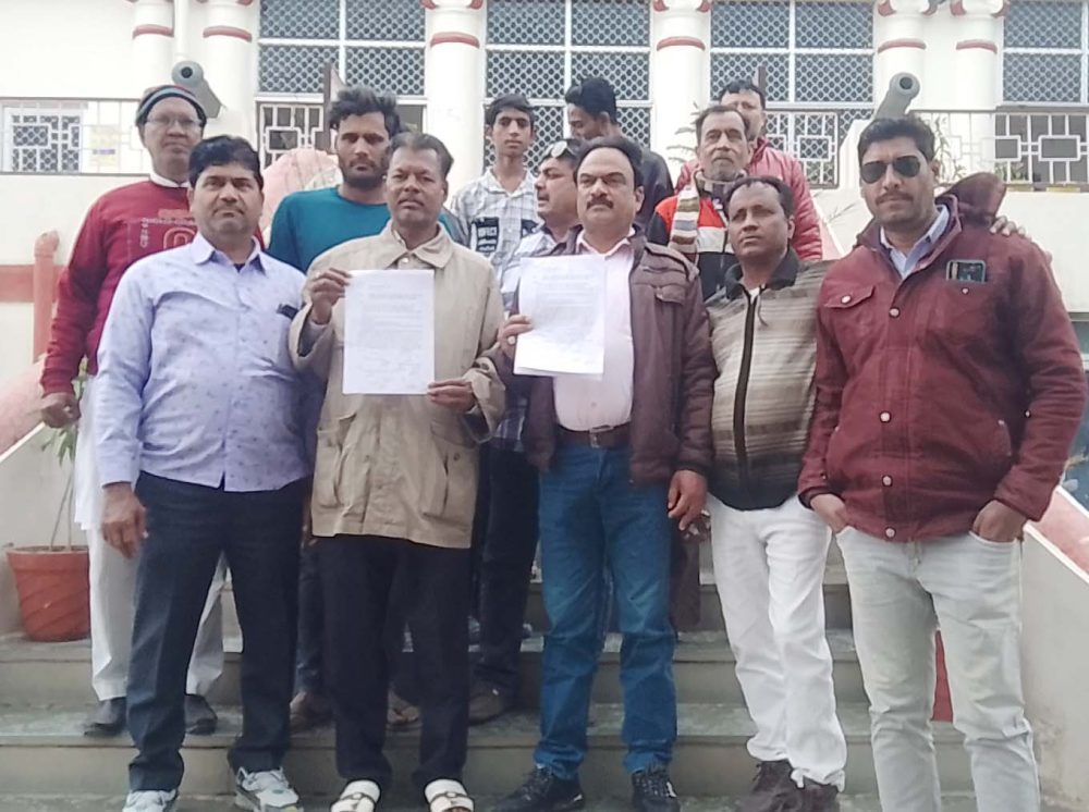 टोंक में फल मंडी, सब्जी मंडी, मीट, फिश, चिकन मंडी के व्यापारियो द्वारा मनवाही रेट तय कर सामान बेचने से रोकने की मांग